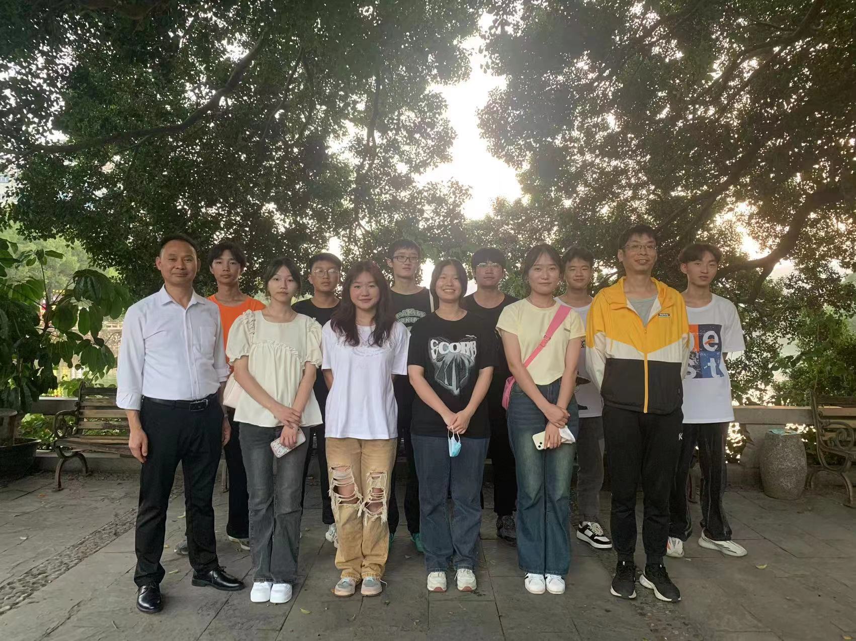 民心守护：奔走10000里！把“现场”搬到学生面前