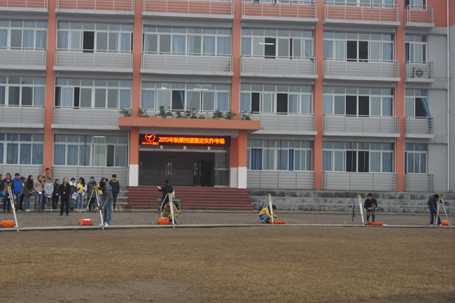 2013年秋期建筑类技能鉴定工作顺利结束