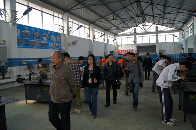 泸县建校与泸职院开展建筑实训基地建设研讨活动